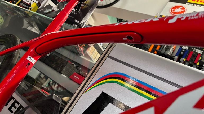Used Trek Domane Shimano Dura Ace 2021 Road & Gravel — image 7 of 8