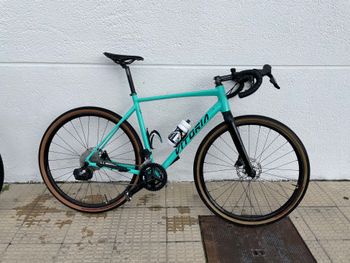 Used Vitoria Nyx Ultralight 2023 Road & Gravel, Green — image 1 of 18