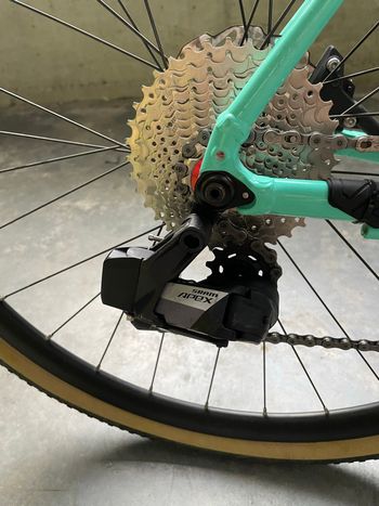Used Vitoria Nyx Ultralight 2023 Road & Gravel, Green — image 8 of 18