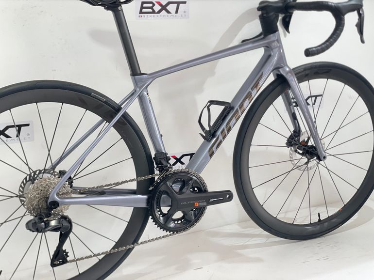 Used Giant TCR Advanced Pro 0 Di2 2025 2025 Road & Gravel, Gris claro — image 2 of 8