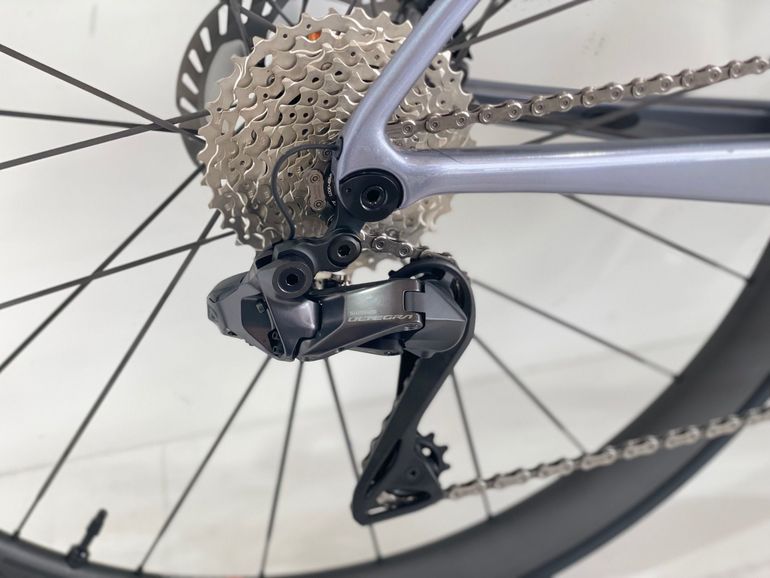Used Giant TCR Advanced Pro 0 Di2 2025 2025 Road & Gravel, Gris claro — image 4 of 8