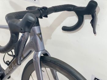 Used Giant TCR Advanced Pro 0 Di2 2025 2025 Road & Gravel, Gris claro — image 7 of 8