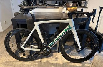 Bianchi, Bianchi Oltre XR4 Campagnolo Record 12s Disc