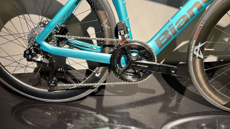 Used Bianchi e-Oltre Ultegra Di2 2024 2024 Road & Gravel — image 2 of 8