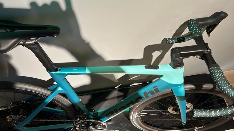 Used Bianchi e-Oltre Ultegra Di2 2024 2024 Road & Gravel — image 6 of 8