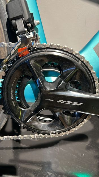Used Bianchi e-Oltre Ultegra Di2 2024 2024 Road & Gravel — image 4 of 8
