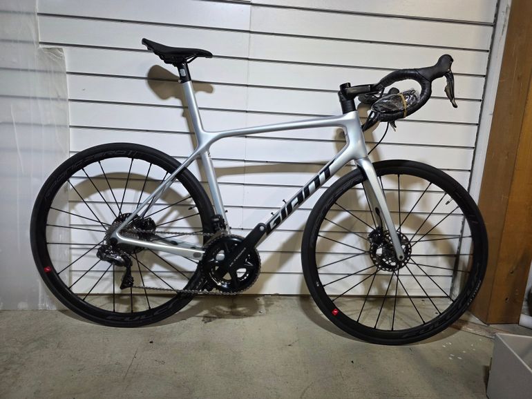 Used Giant Tcr Advanced SL 2023 Custom 2023 Road & Gravel — image 10 of 10