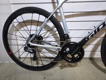 Used Giant Tcr Advanced SL 2023 Custom 2023 Road & Gravel — image 9 of 10