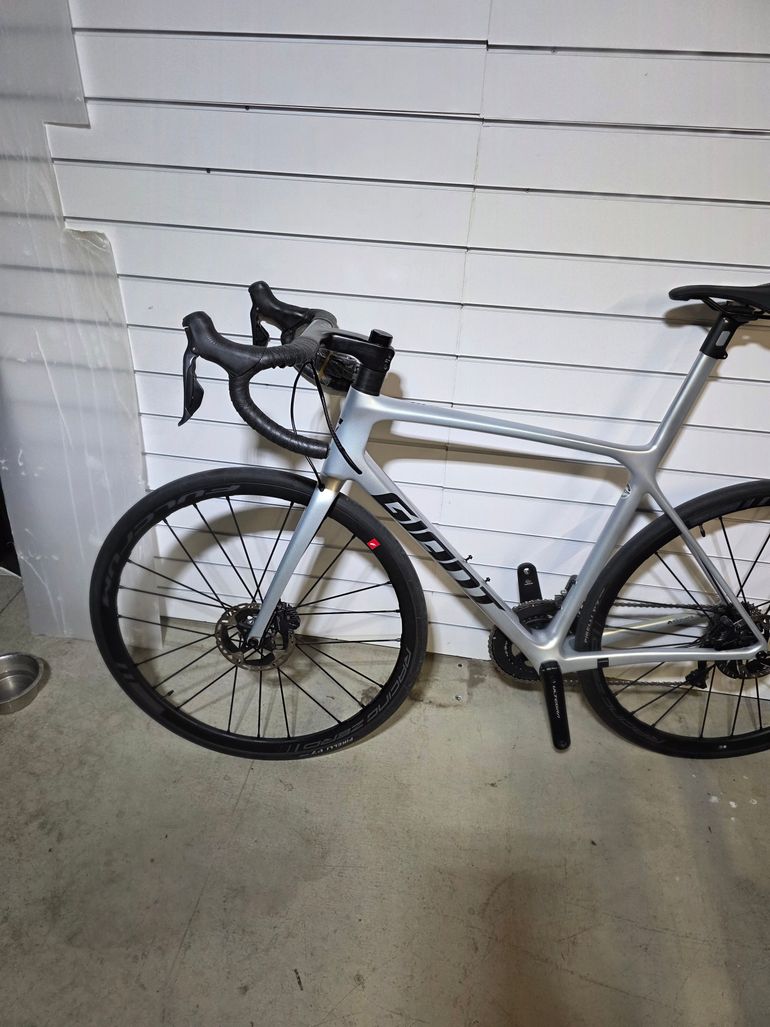 Used Giant Tcr Advanced SL 2023 Custom 2023 Road & Gravel — image 4 of 10