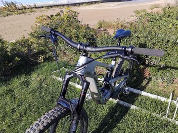 Santa Cruz Heckler SRAM Rival eTap AXS 2024 Mountainbike d'occasion — image 3 sur 10