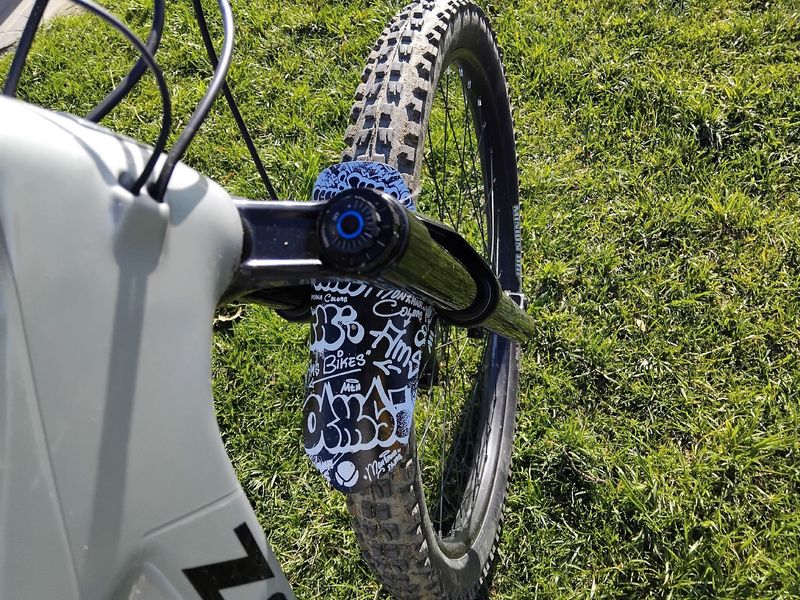 Santa Cruz Heckler SRAM Rival eTap AXS 2024 Mountainbike d'occasion — image 6 sur 10