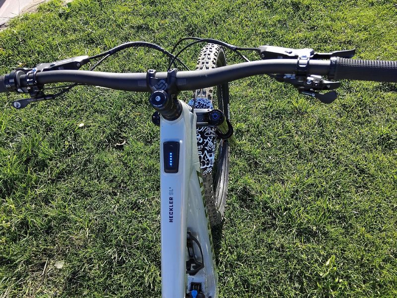 Santa Cruz Heckler SRAM Rival eTap AXS 2024 Mountainbike d'occasion — image 4 sur 10
