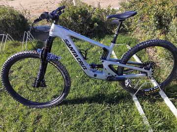 Santa Cruz Heckler SRAM Rival eTap AXS 2024 Mountainbike d'occasion — image 8 sur 10