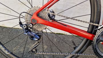 Canyon Ultimate CF SL Disc 8.0 2020 2020 Road & Gravel usato, Rosso — immagine 6 di 7