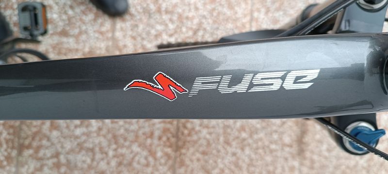 Używany Specialized Fuse Comp 6Fattie 2015 2015 Mountainbike — zdjęcie 6 z 6