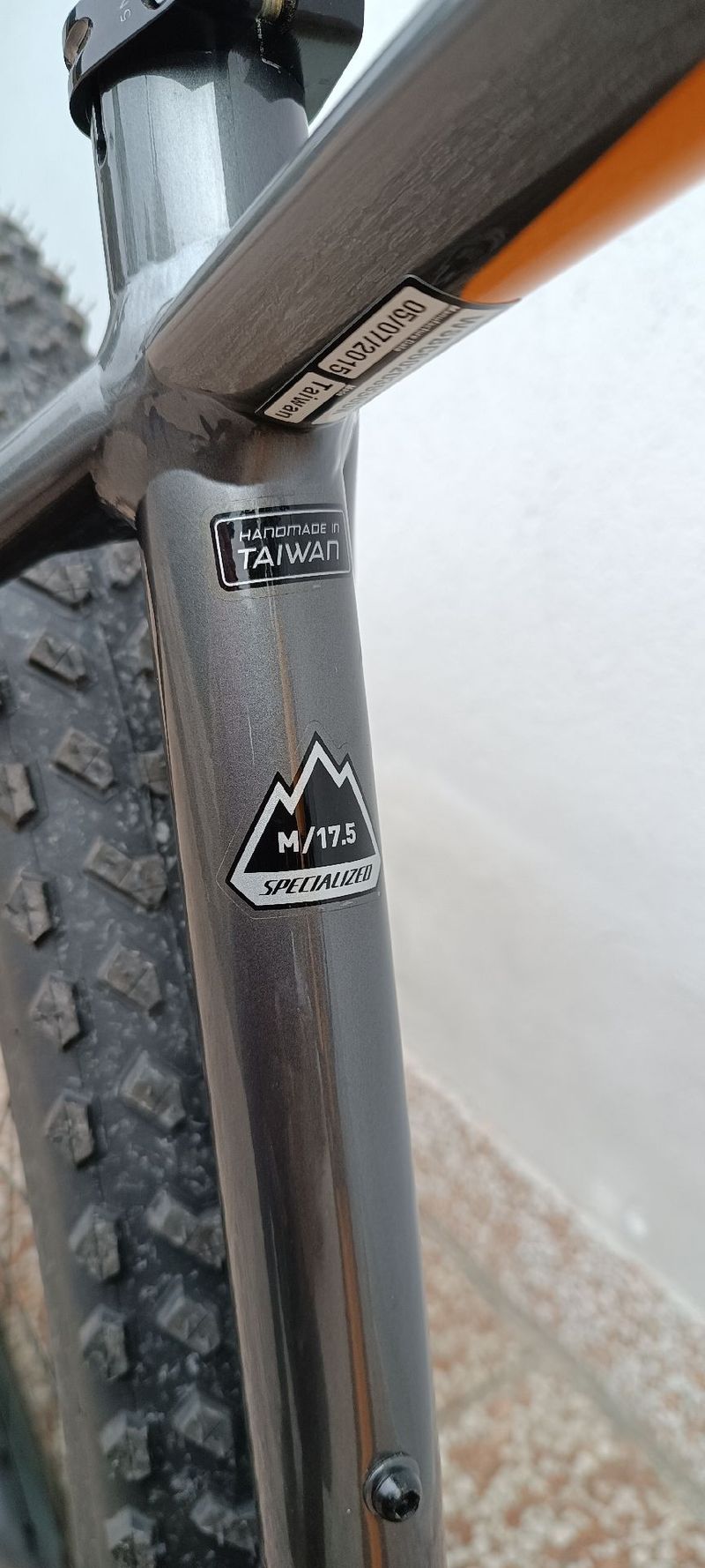 Używany Specialized Fuse Comp 6Fattie 2015 2015 Mountainbike — zdjęcie 4 z 6