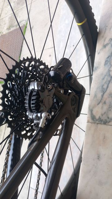 Used Specialized Epic Expert EVO 2019 2019 Mountainbike, Light Gray, 29 — image 10 of 10