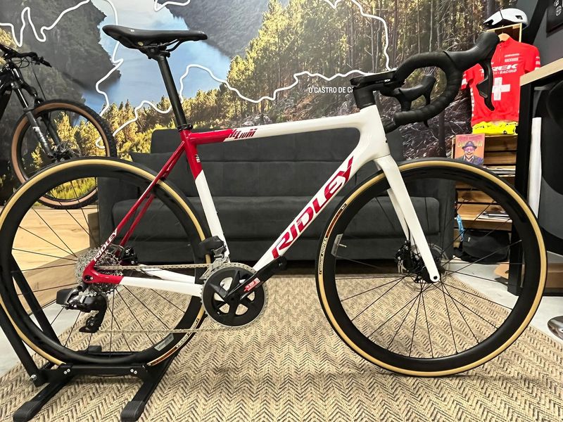 Używany Ridley Helium Disc - Sram Rival AXS 2x12sp 2023 2023 Road & Gravel