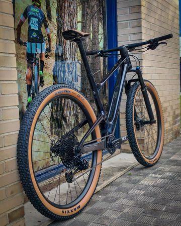Used Scott Spark RC Comp 2024 2024 Mountainbike, Blue, 29 — image 2 of 9