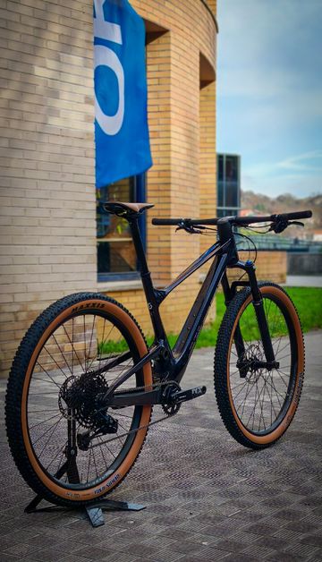 Used Scott Spark RC Comp 2024 2024 Mountainbike, Blue, 29 — image 8 of 9