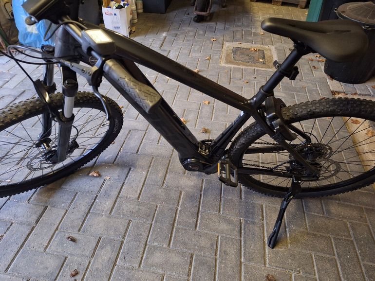 Used Trek Trek Power Fly 3 2023 Mountainbike — image 2 of 7