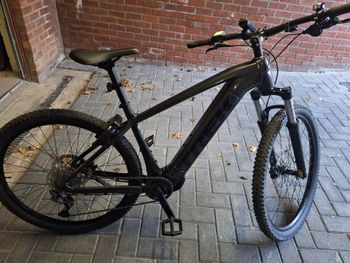 Used Trek Trek Power Fly 3 2023 Mountainbike — image 4 of 7