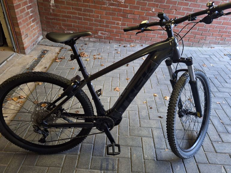 Used Trek Trek Power Fly 3 2023 Mountainbike — image 4 of 7