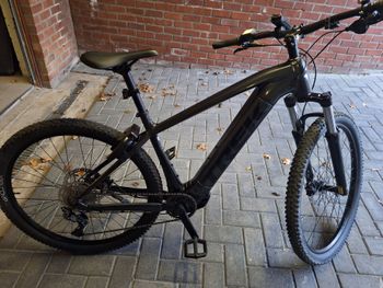 Used Trek Trek Power Fly 3 2023 Mountainbike — image 3 of 7
