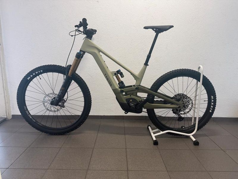 Used Canyon Torque ON CF 9 2024 900Wh Gr. L 2024 MTB