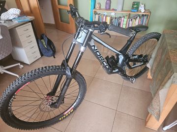 Norco Aurum HSP 2 29 2019 2019 Mountainbike usato, Nero — immagine 2 di 14
