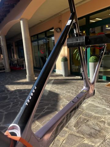 Giant Propel Advanced SL 1 2025 Frameset 2025 Road & Gravel d'occasion — image 3 sur 4