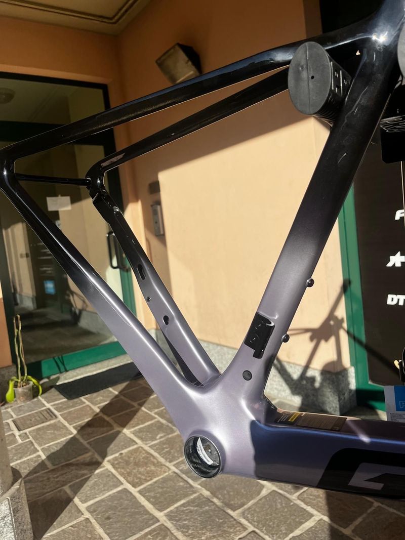 Giant Propel Advanced SL 1 2025 Frameset 2025 Road & Gravel d'occasion — image 4 sur 4