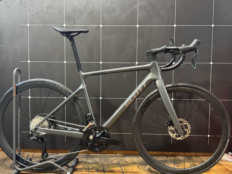 Used Scott SCOTT ADDICT 30 2025 NUOVA 2025 Road & Gravel — image 1 of 3