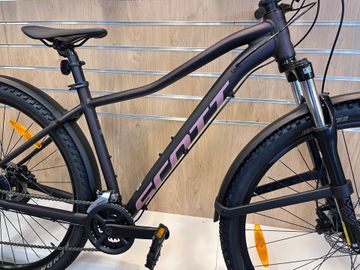 Scott Contessa Active 50 EQ 2023 2023 Mountainbike usato, Viola — immagine 3 di 4