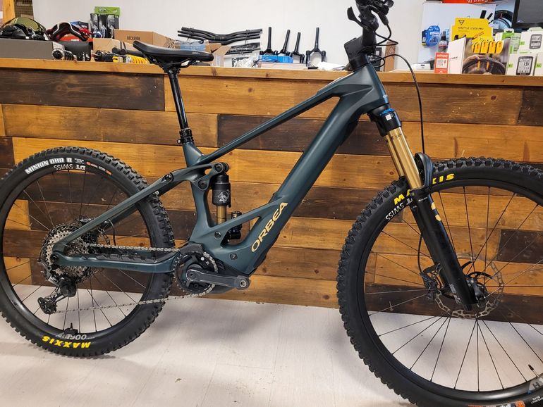 Used Orbea WILD M-TEAM 2025 2025 Mountainbike, Green, 29 — image 1 of 3