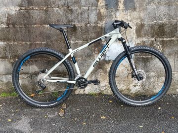 Swift React 29 2024 MTB usato