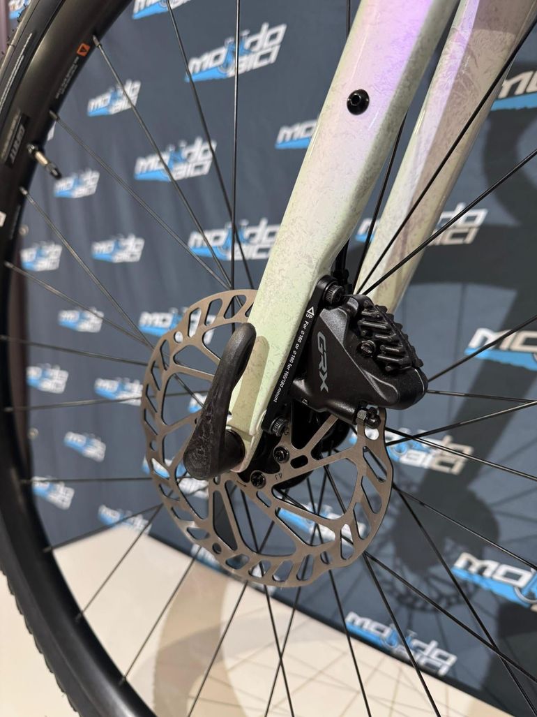 Used Giant Revolt 1 2025 2025 Road & Gravel, Light Gray — image 4 of 11