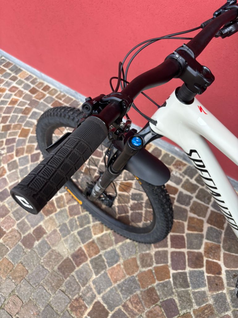 Used Specialized Stumpjumper Shimano SLX 2021 Mountainbike, White — image 2 of 7