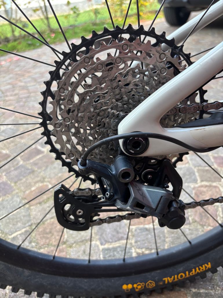 Used Specialized Stumpjumper Shimano SLX 2021 Mountainbike, White — image 3 of 7