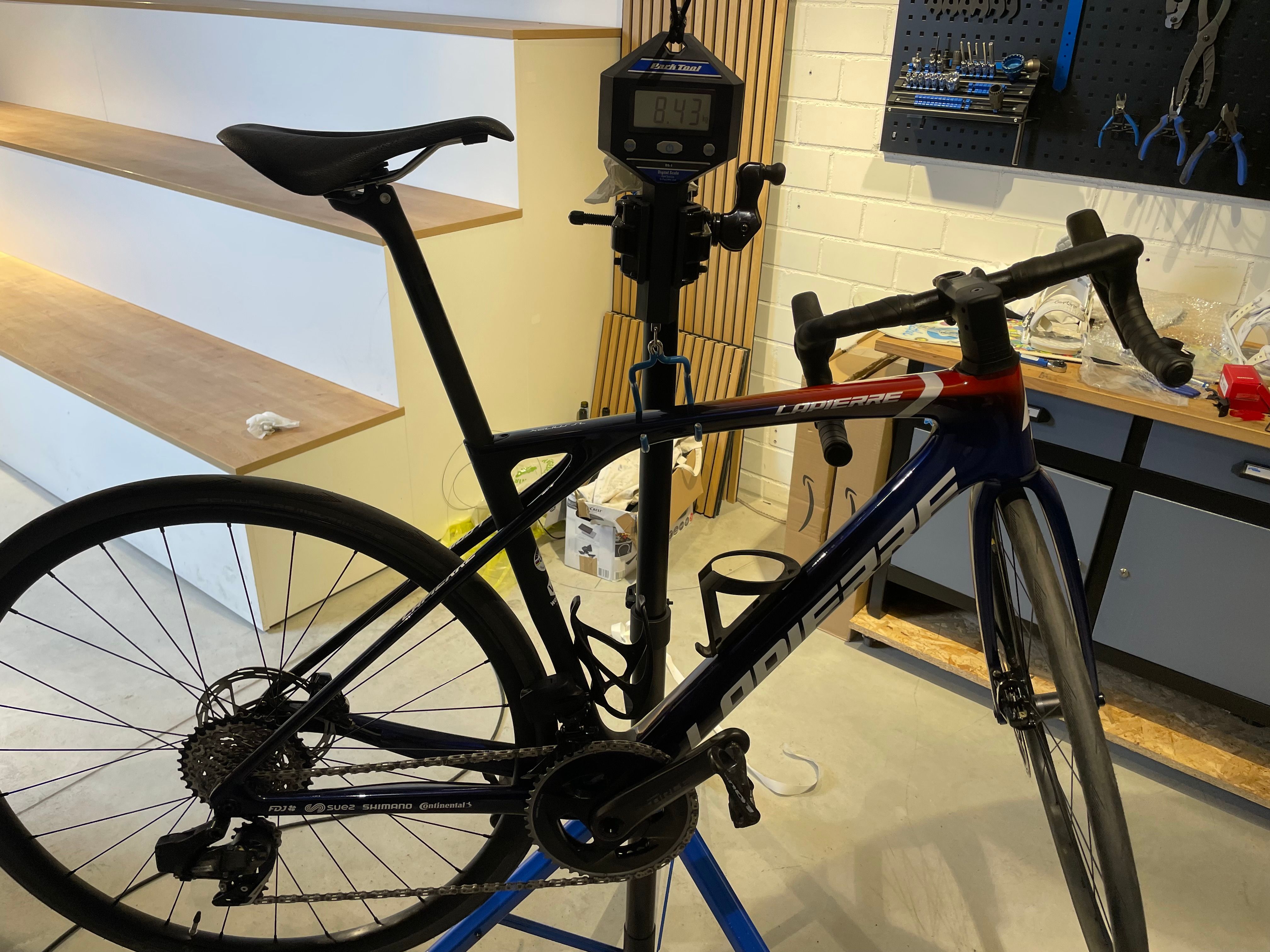 LAPIERRE (ラピエール) XELIUS SL3 FDJ 105Di2 ラピエール XELIUS SL3 FDJ 最新技術で軽量化とエアロを手に入れた