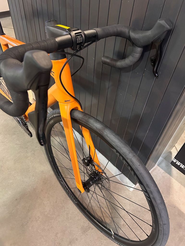 Used BMC Bmc Roadmachine 2023 Road & Gravel, Orange — image 6 of 6