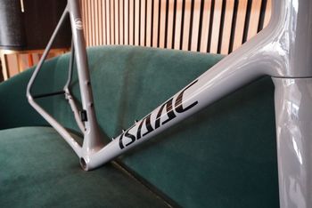Used Isaac Element Granite Grey 2025 XL 2025 Road & Gravel — image 3 of 12
