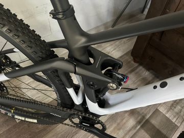 Brugt Mondraker F-Podium Carbon 2023 Mountainbike — billede 11 af 14