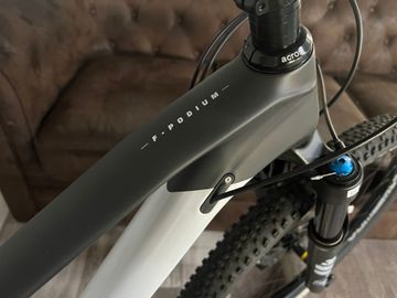 Brugt Mondraker F-Podium Carbon 2023 Mountainbike — billede 12 af 14