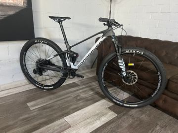 Used Mondraker F-Podium Carbon 2023 MTB
