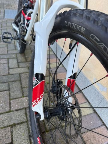 Used Specialized Camber Elite 2011 2011 Mountainbike, White, 26 — image 2 of 4