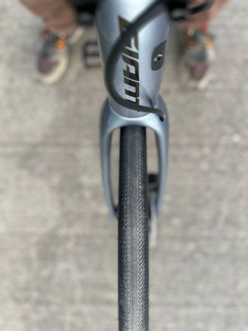 Used Giant Defy Advanced Pro 1 2022 2022 Road & Gravel, Light Gray — image 11 of 21