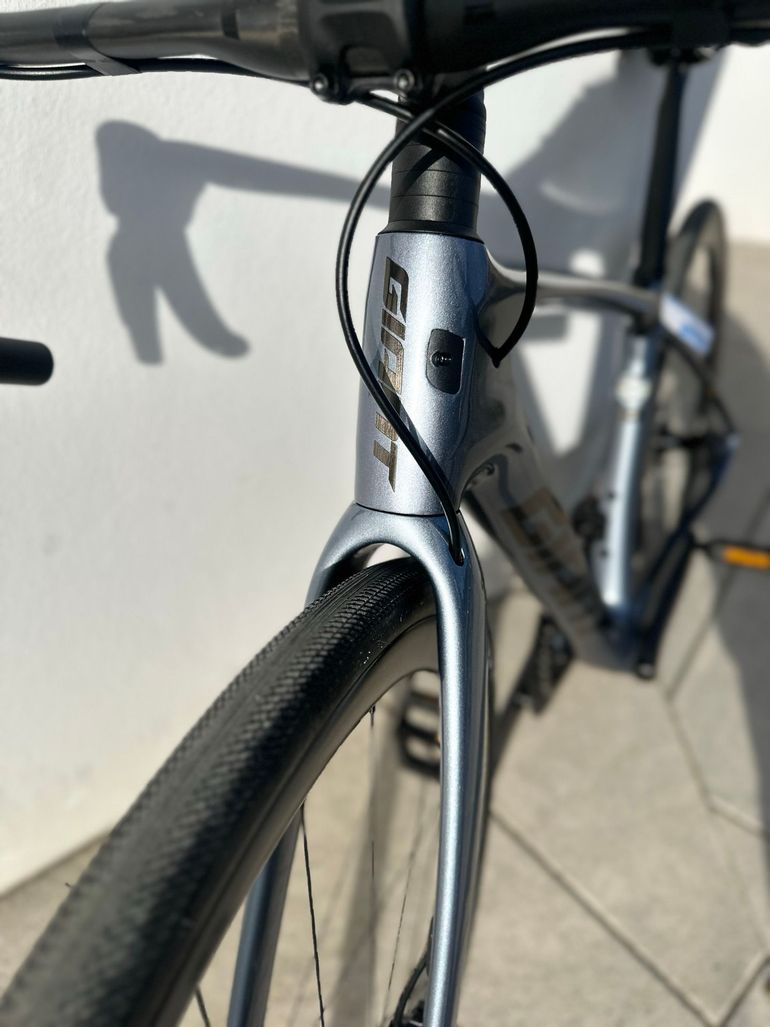 Used Giant Defy Advanced Pro 1 2022 2022 Road & Gravel, Light Gray — image 6 of 21