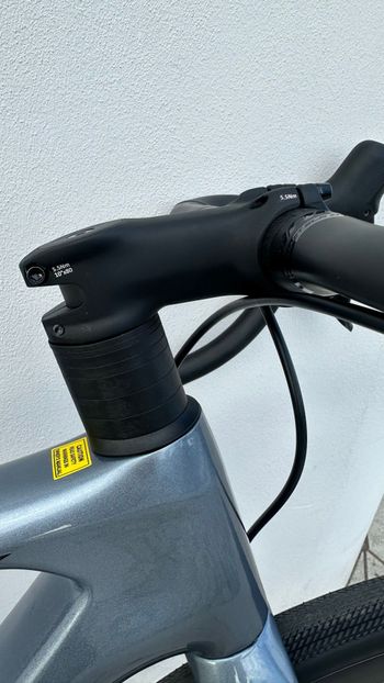 Used Giant Defy Advanced Pro 1 2022 2022 Road & Gravel, Light Gray — image 12 of 21
