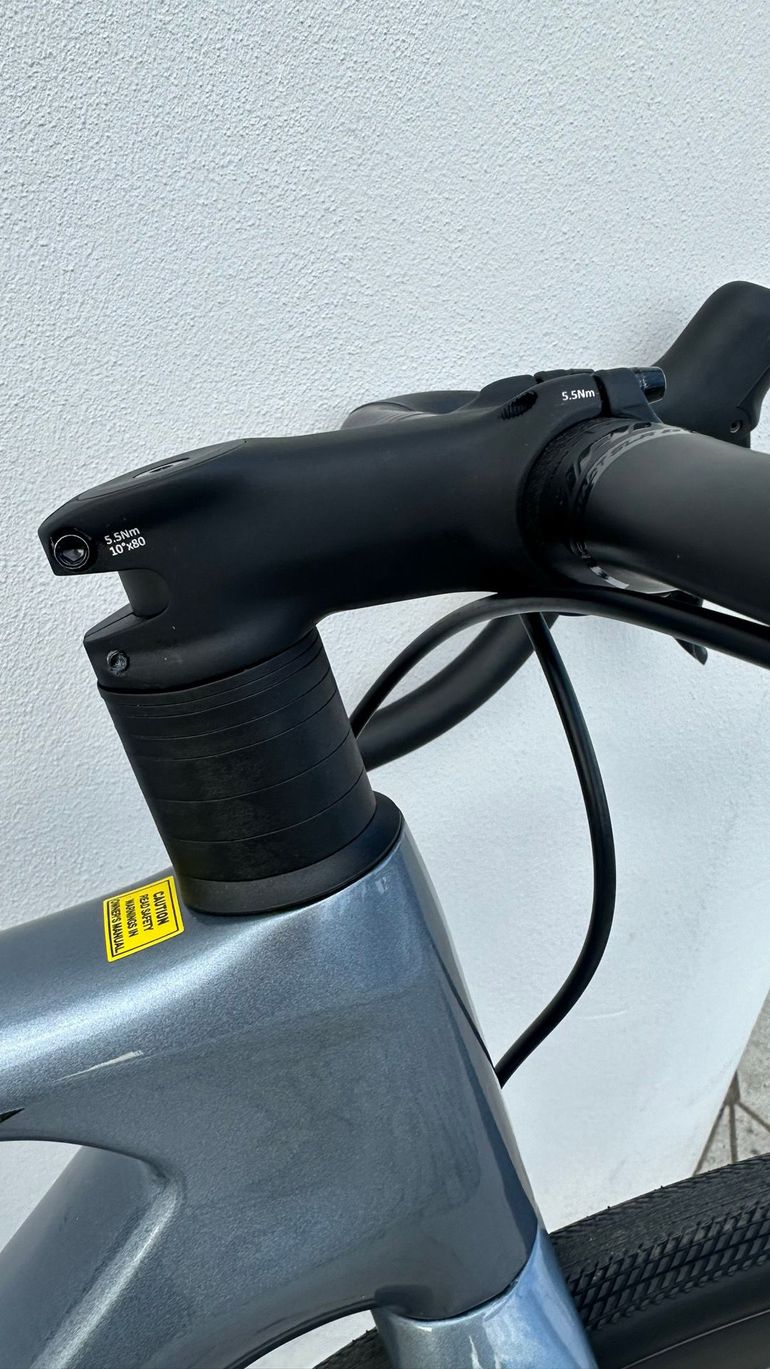 Used Giant Defy Advanced Pro 1 2022 2022 Road & Gravel, Light Gray — image 12 of 21